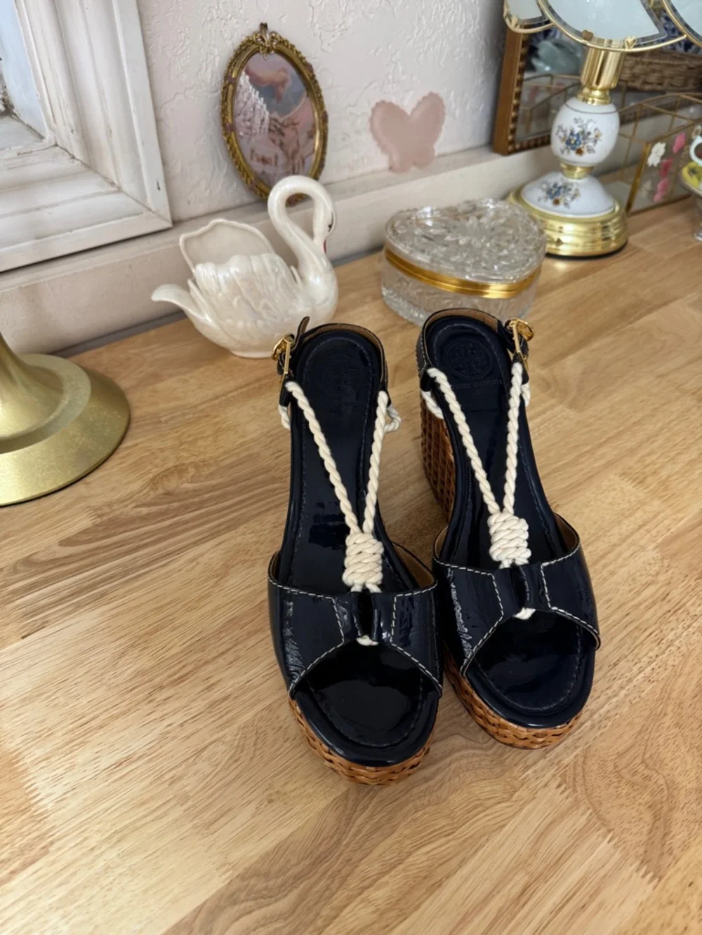 Tory Burch Navy Patent Leather Wicker Wedge Sandals with Rope T-Strap Size 9.5